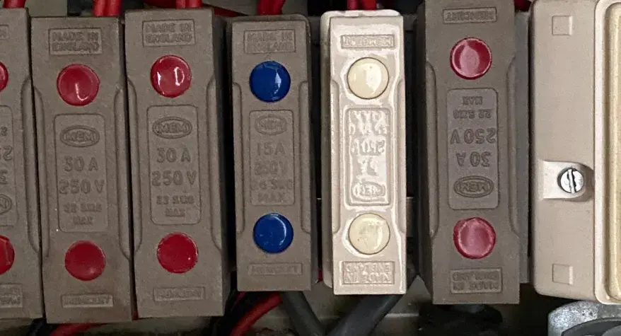  Dollis Hill electrician explains when a fuse box should be replaced